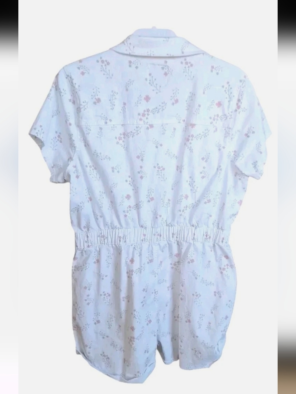 Celebrity Pink Short-Sleeve Romper, NWT - Picture 4 of 4